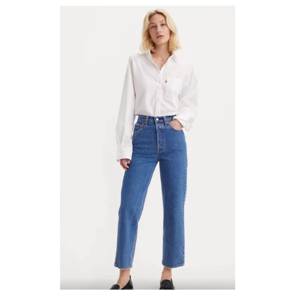 Levis Ribcage Straight Ankle Jeans size 26